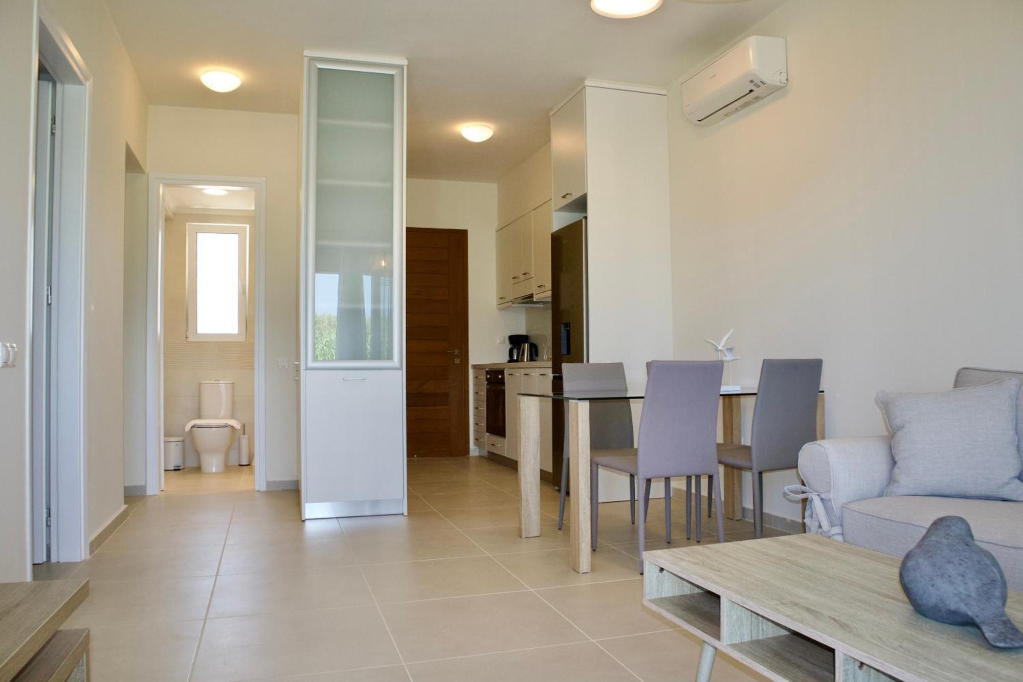 Resitour - Aphrodite Beachfront Pirgos Psilonerou Номер фото